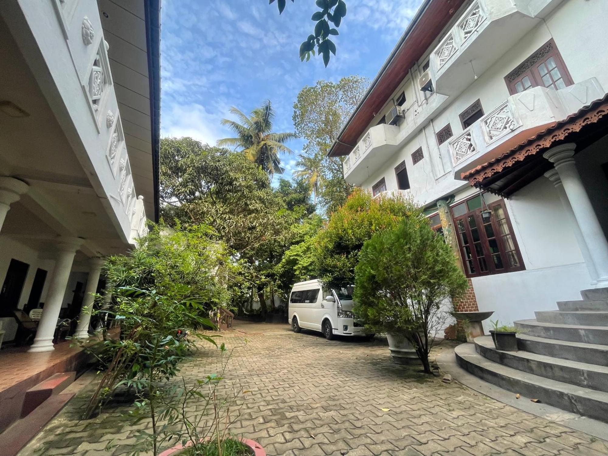 Serendipity Beach Unawatuna Luaran gambar